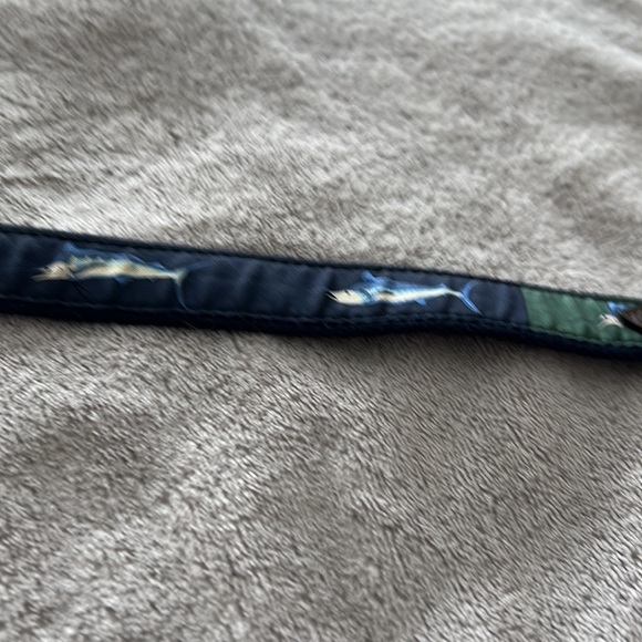 Boys Vineyard Vines belt, Multi color swordfish design, size 26 - Picture 6 of 9